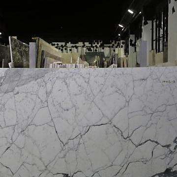 Фото - Мрамор Бьянко Каррара Статуаретто Экстра (Bianco Carrara Statuaretto Extra)