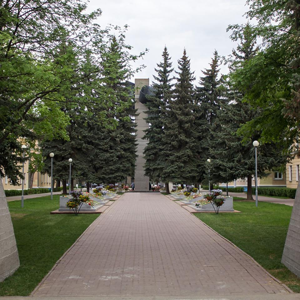 Мемориал «Вечный огонь» (г. Воскресенск) | Весь мемориал. Вид с ул. Пионерская Фото - Мемориал «Вечный огонь» (г. Воскресенск) | Весь мемориал. Вид с ул. Пионерская